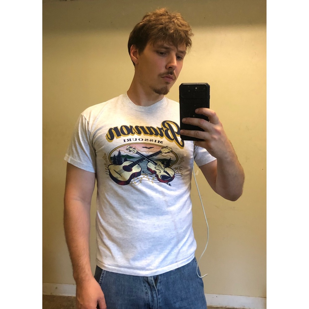 Vintage 90s Branson Missouri T-Shirt Mens Medium Oneita Guitar Fiddle Souvenir